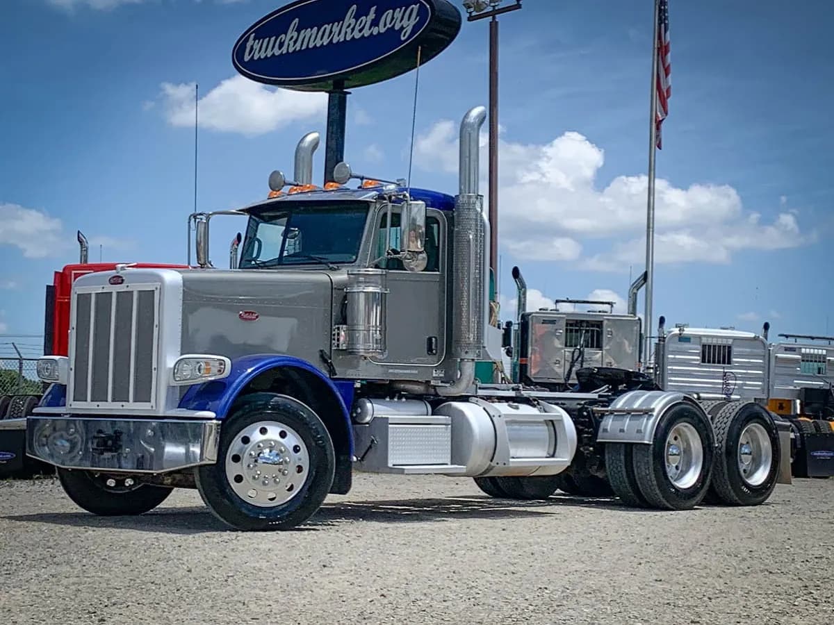 2015 International 8600 - Day Cab