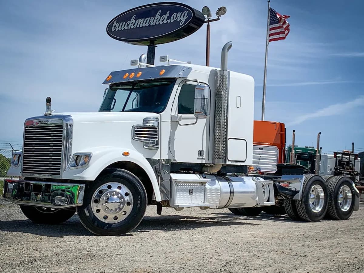2012 Freightliner Coronado - Sleeper