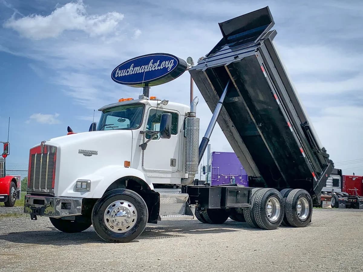 2000 Cat T800 - Dump