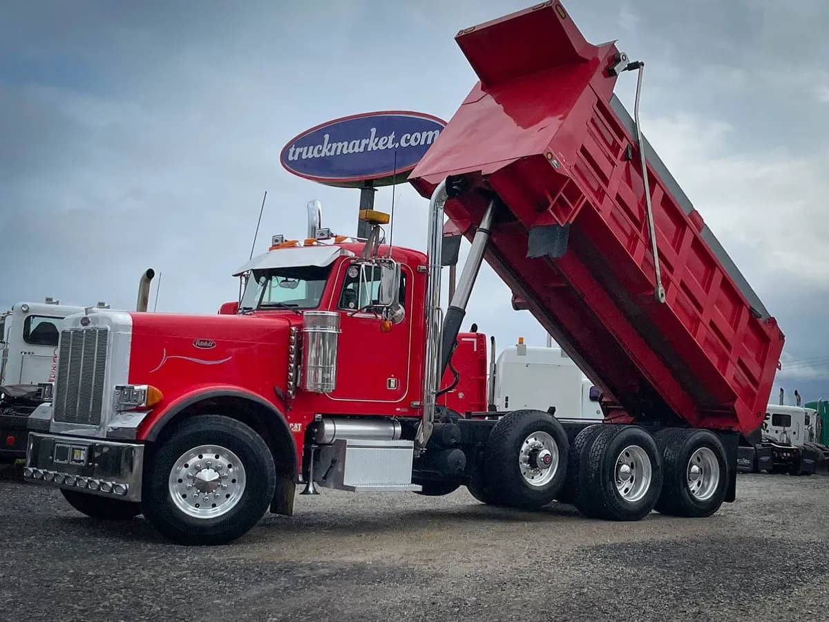 2003 Peterbilt 379 TRI - Dump