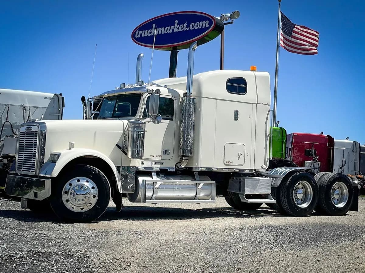 2001 Freightliner FLD - Sleeper