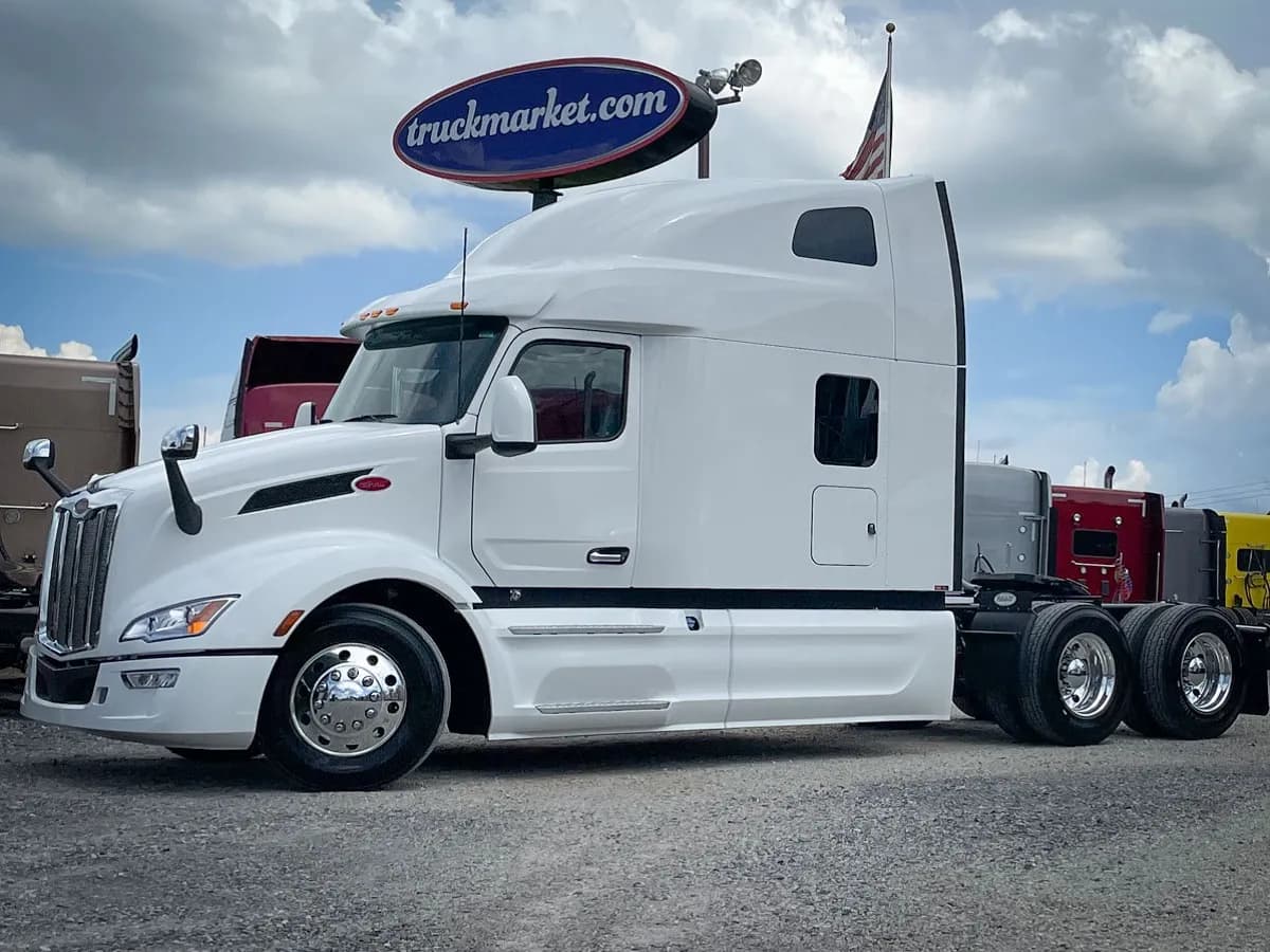 2023 Peterbilt 579 - Sleeper