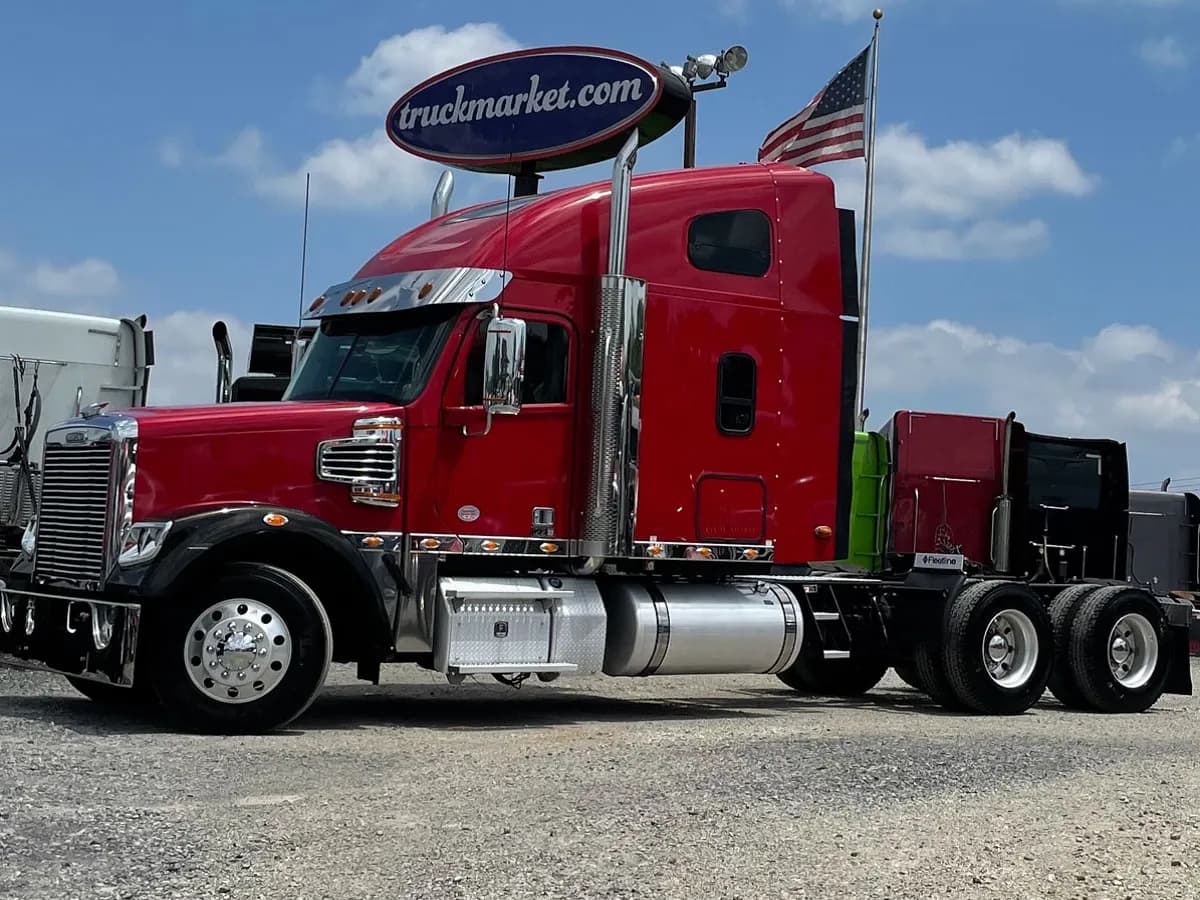 2019 Freightliner Coronado - Sleeper