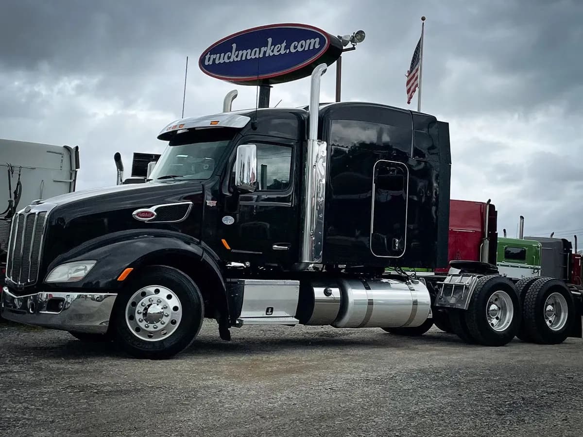 2018 Peterbilt 579 - Sleeper