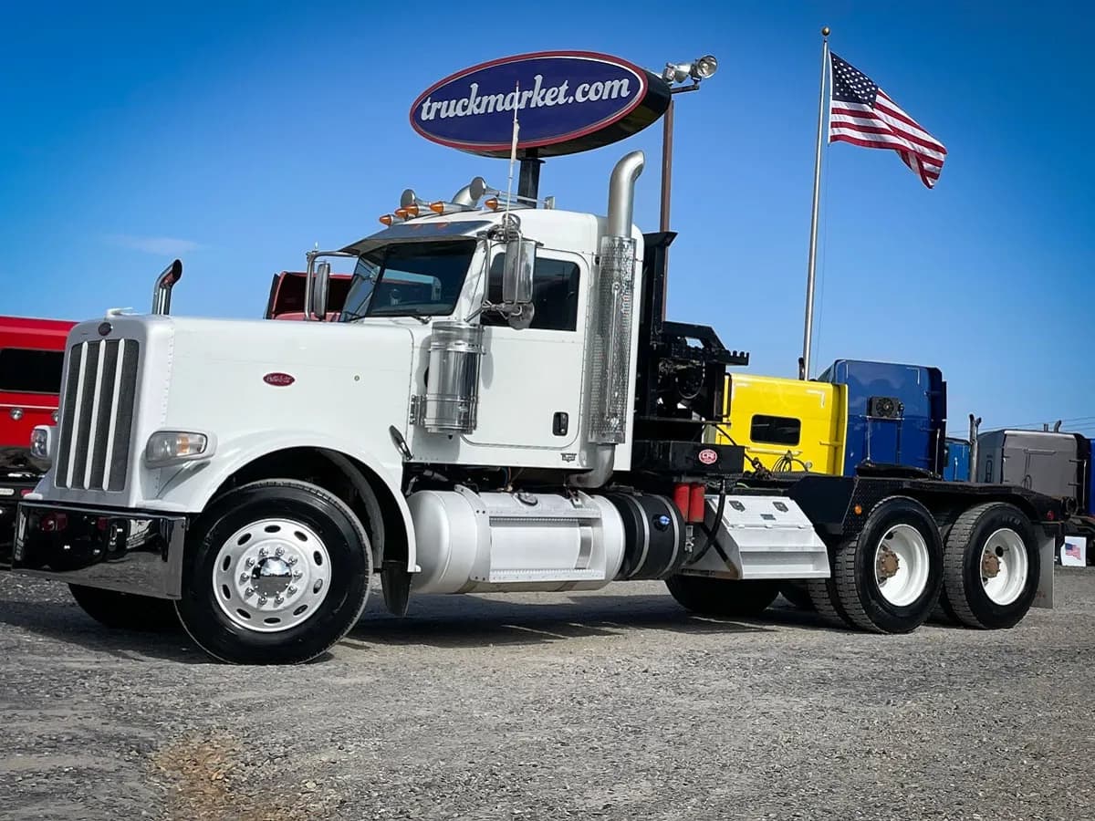 2015 Peterbilt 388 - Oil Field Trailers / Winch / Oil Field Trucks