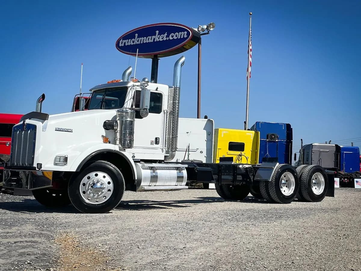 2009 Kenworth T800 CAB & - Chassis