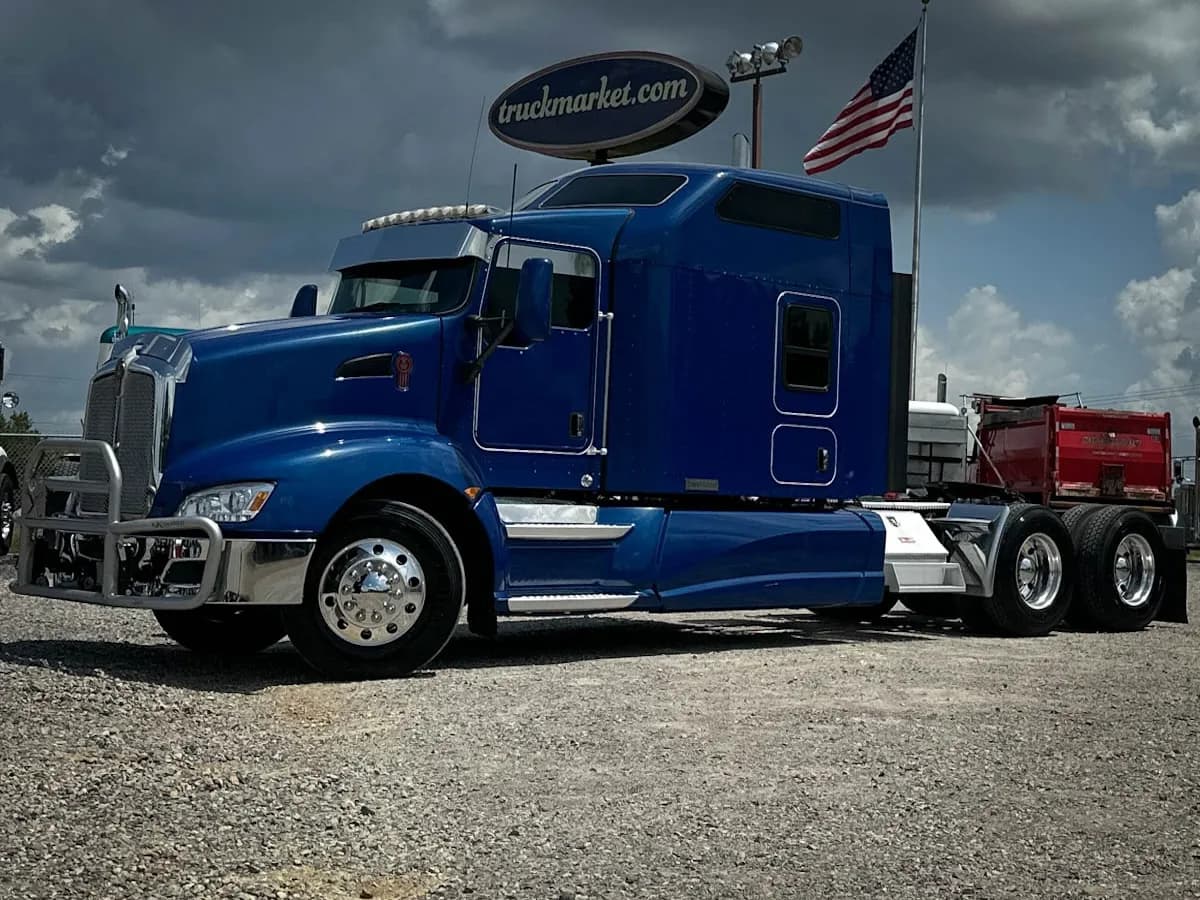2015 Kenworth T660 - Glider Kit Trucks
