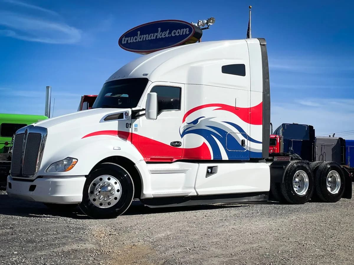 2020 Kenworth T680 - Sleeper