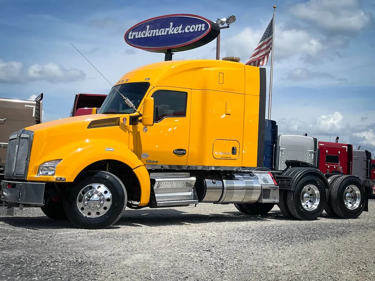 2018 Kenworth T880 - Sleeper
