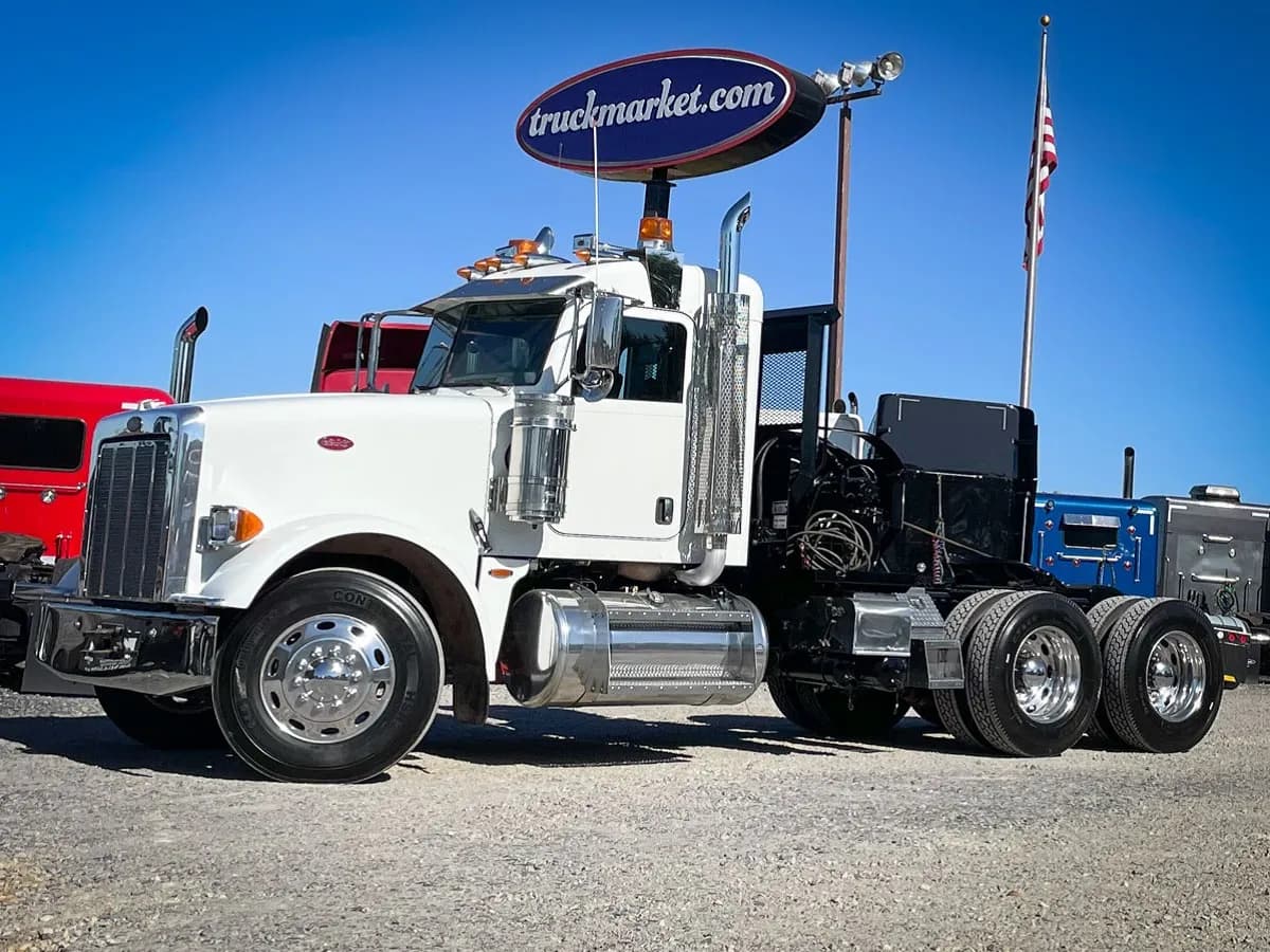 2013 Peterbilt 367 - Oil Field Trailers / Winch / Oil Field Trucks