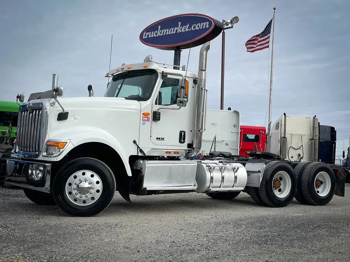 2018 International HX520 - Day Cab