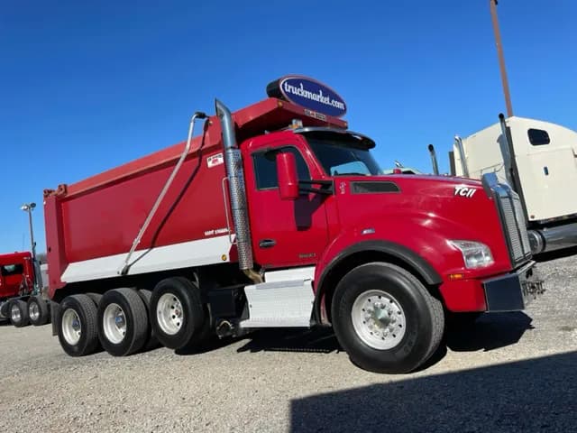 2017 Kenworth T880 TRI - Dump