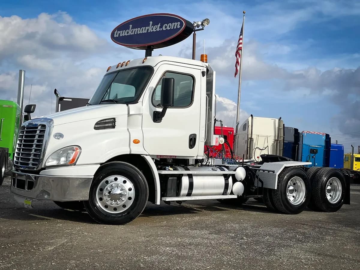 2017 Freightliner Cascadia - Day Cab