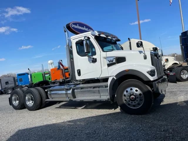 2023 Western Star 49X - Day Cab