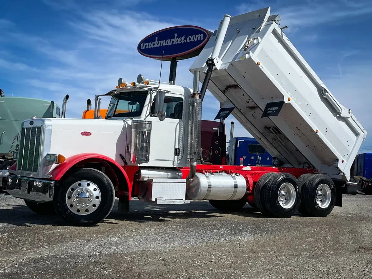 2005 Peterbilt 379 - Dump