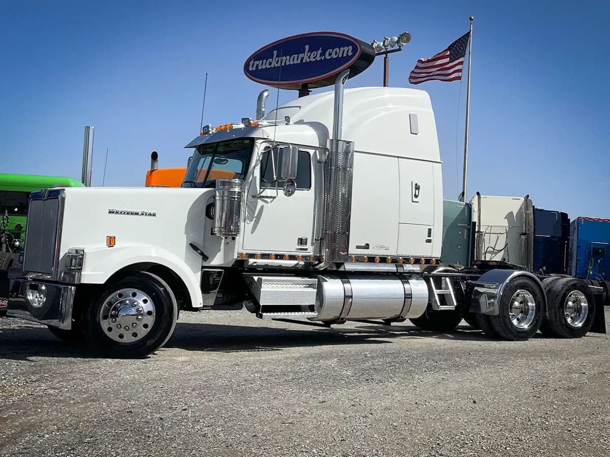 2016 Western Star 4900 - Glider Kit Trucks