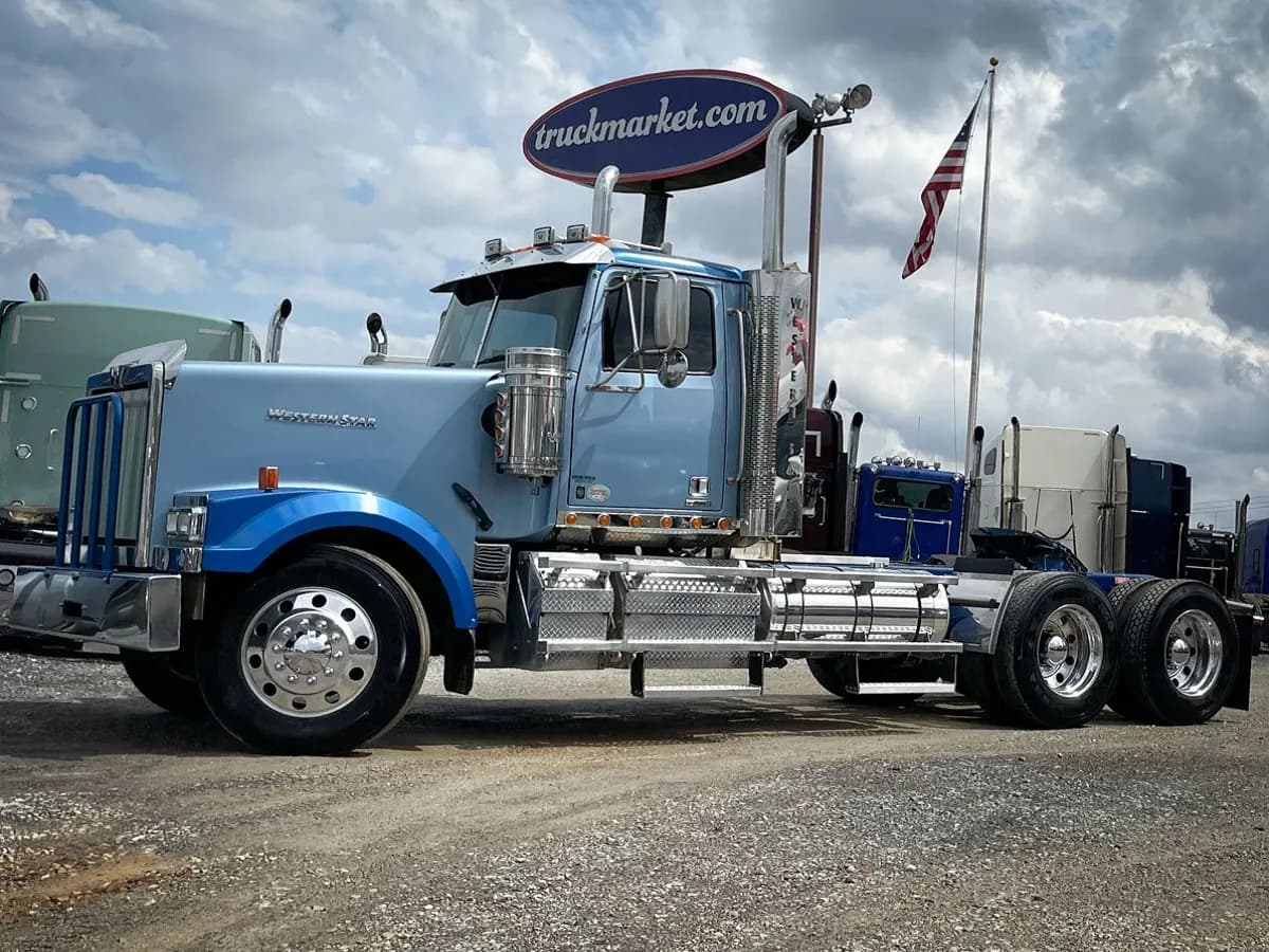 2020 Western Star 4900EX - Day Cab