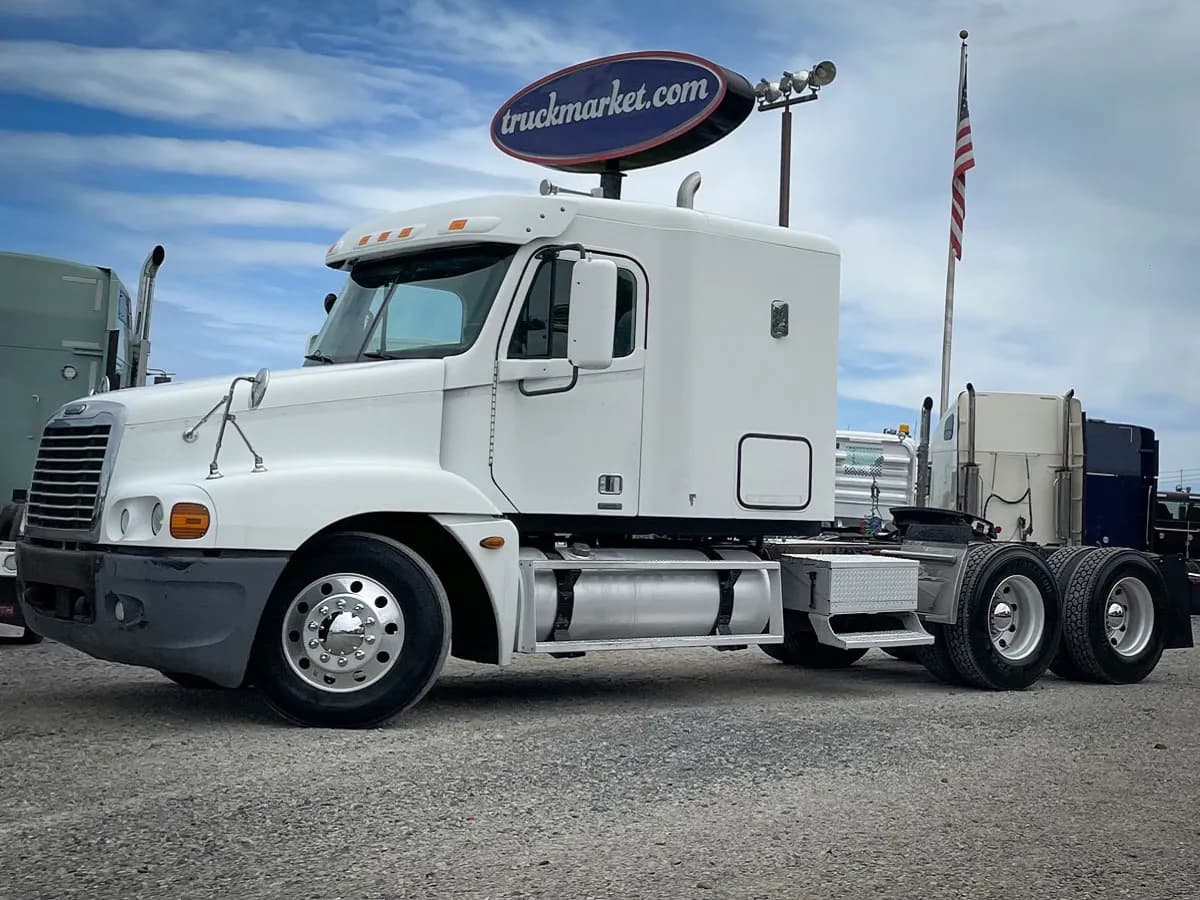 2004 Freightliner Century - Sleeper