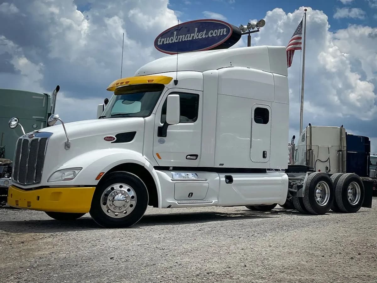 2016 Paccar 579 - Sleeper
