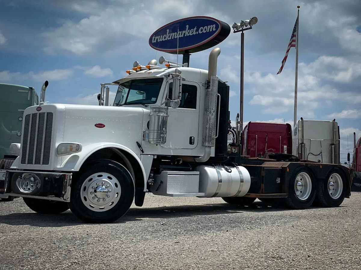 2014 Peterbilt 388 - Oil Field Trailers / Winch / Oil Field Trucks