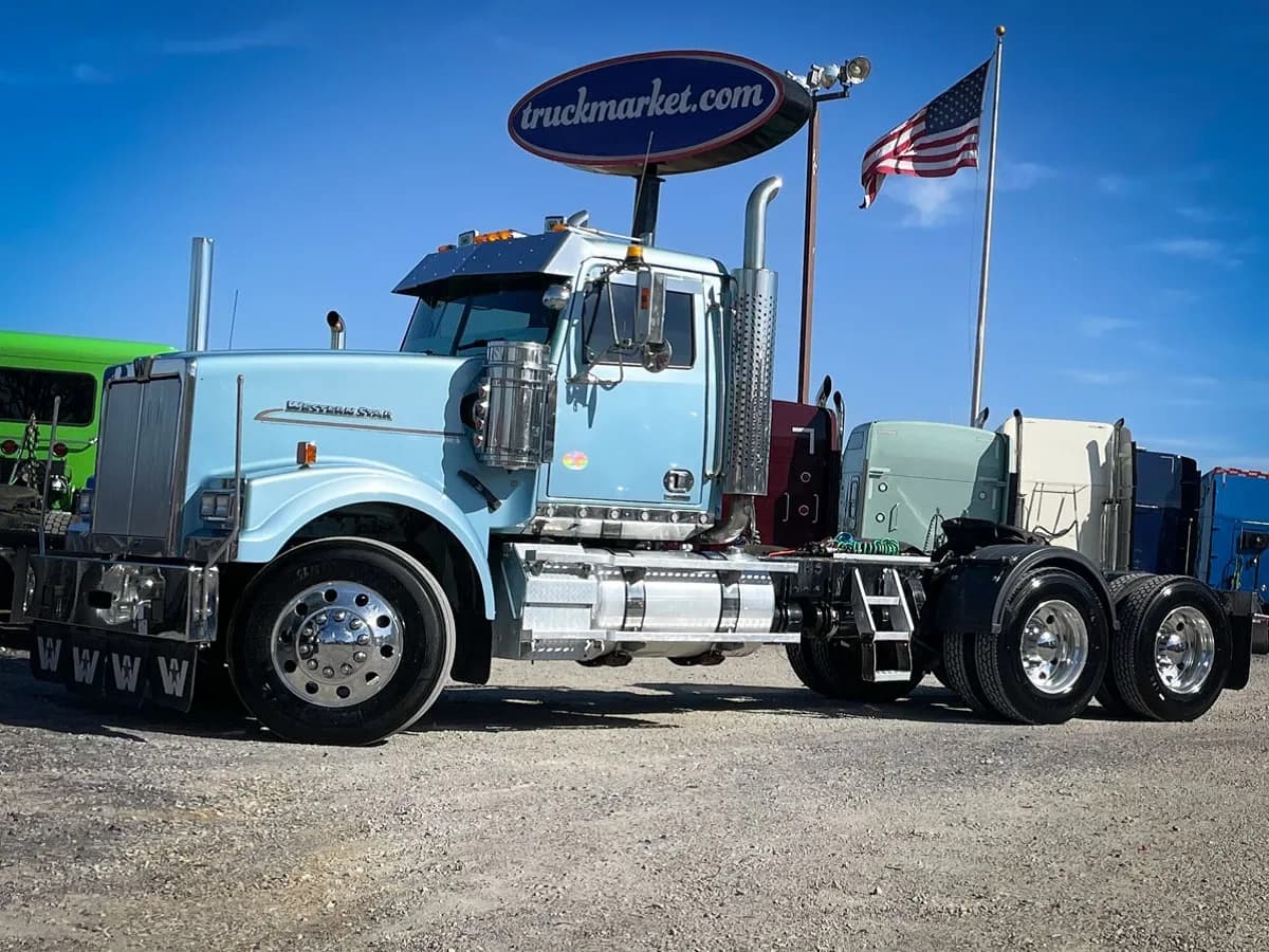2012 Western Star 4900FA - Day Cab
