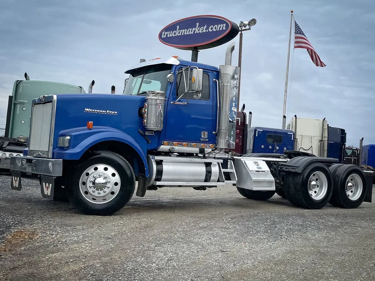 2018 Western Star 4900 - Glider Kit Trucks