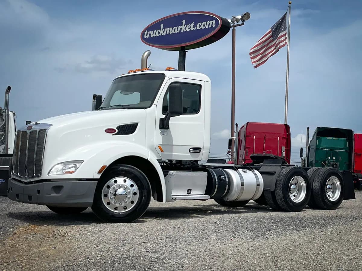 2014 Peterbilt 579 - Day Cab