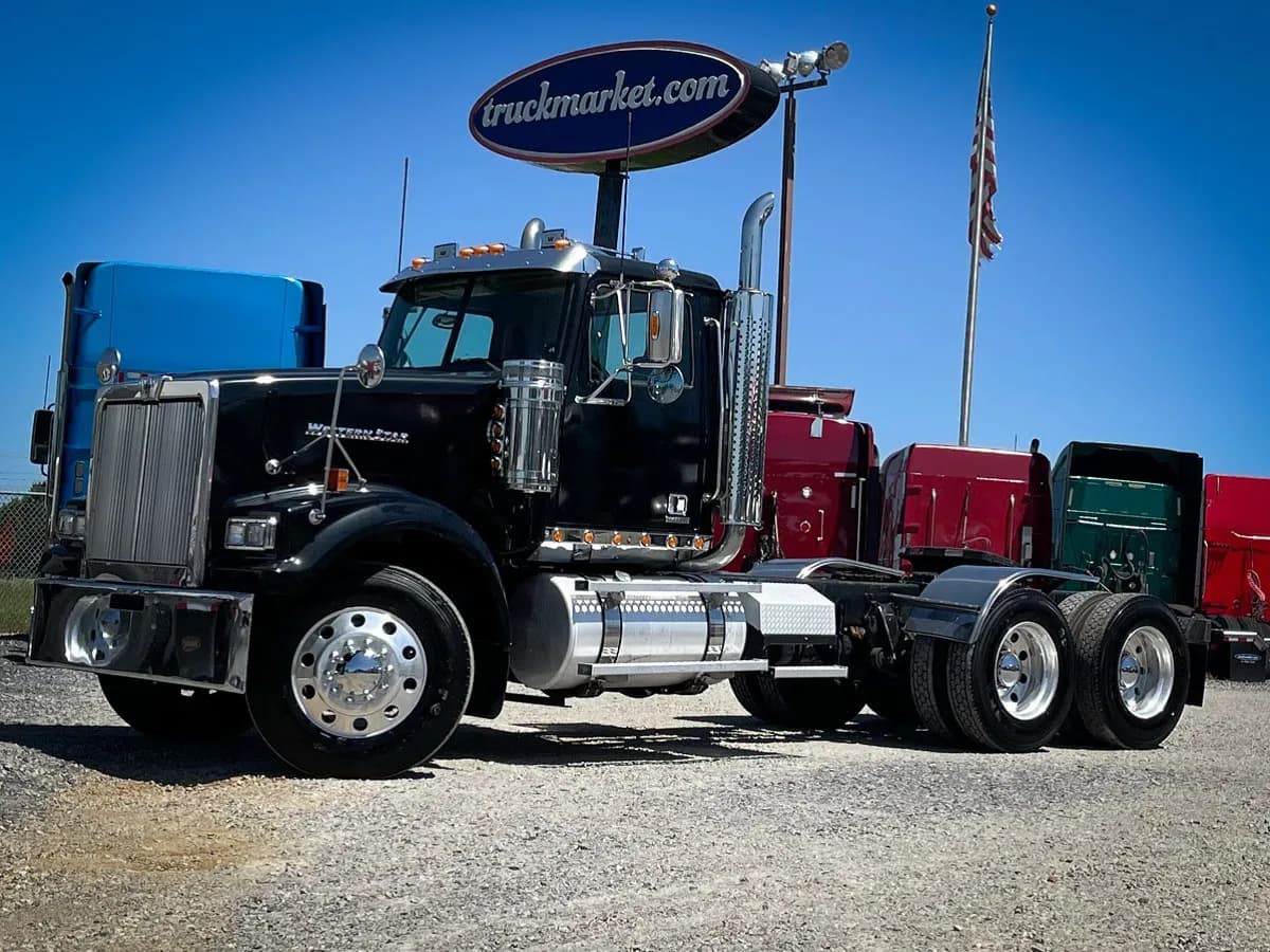2017 Western Star 4900 - Glider Kit Trucks