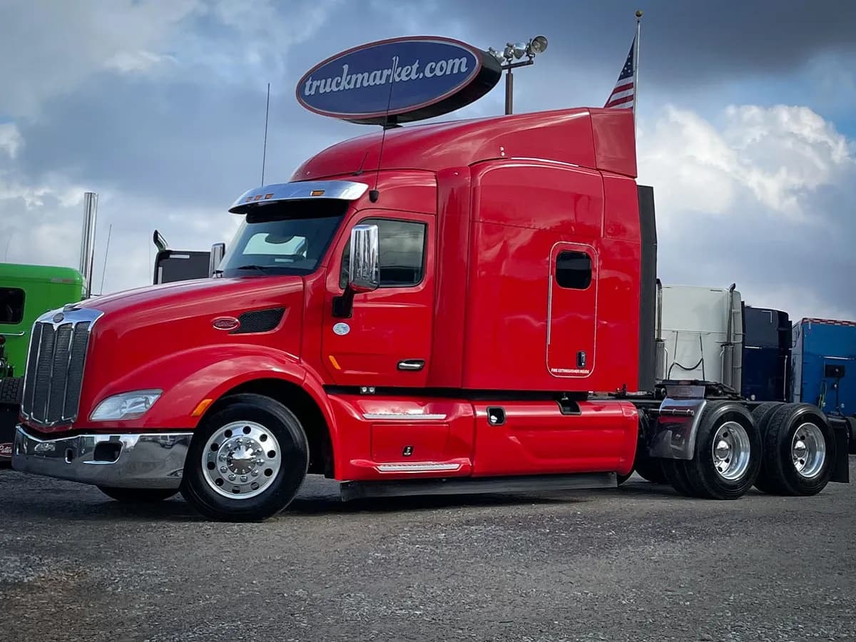 2016 Peterbilt 579 - Sleeper