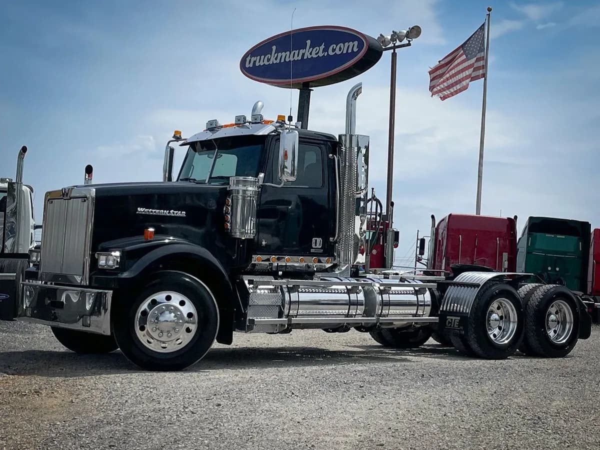 2019 Western Star 4900FA - Day Cab