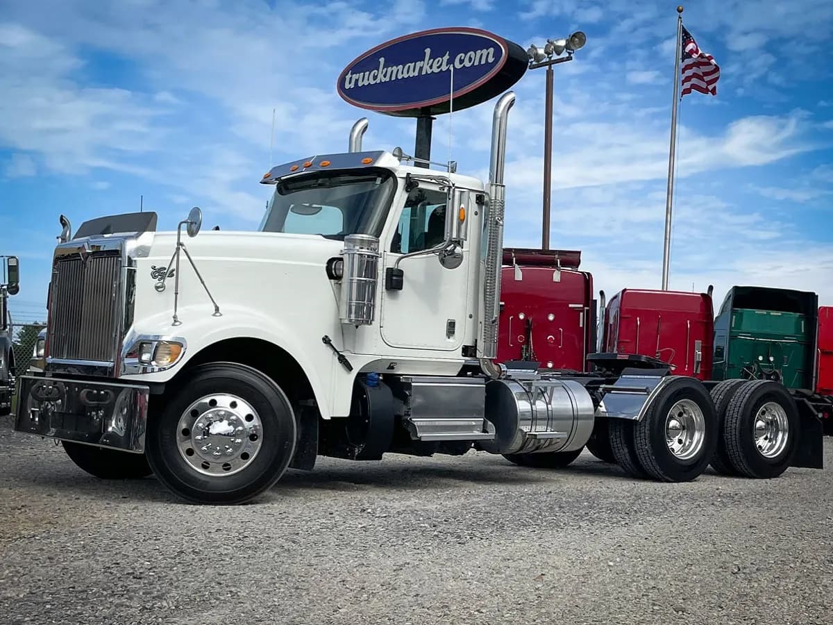 2015 International 9900i - Day Cab
