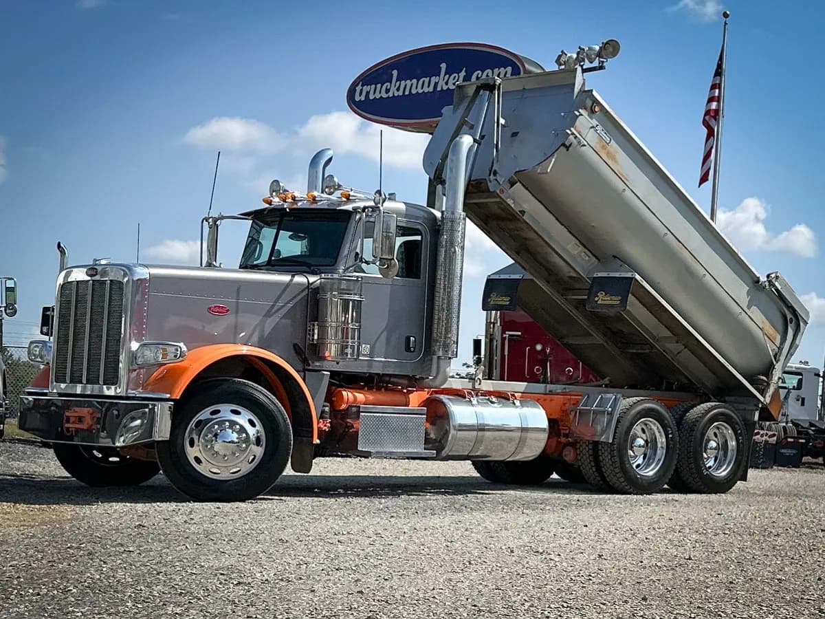2015 Peterbilt 389 - Dump