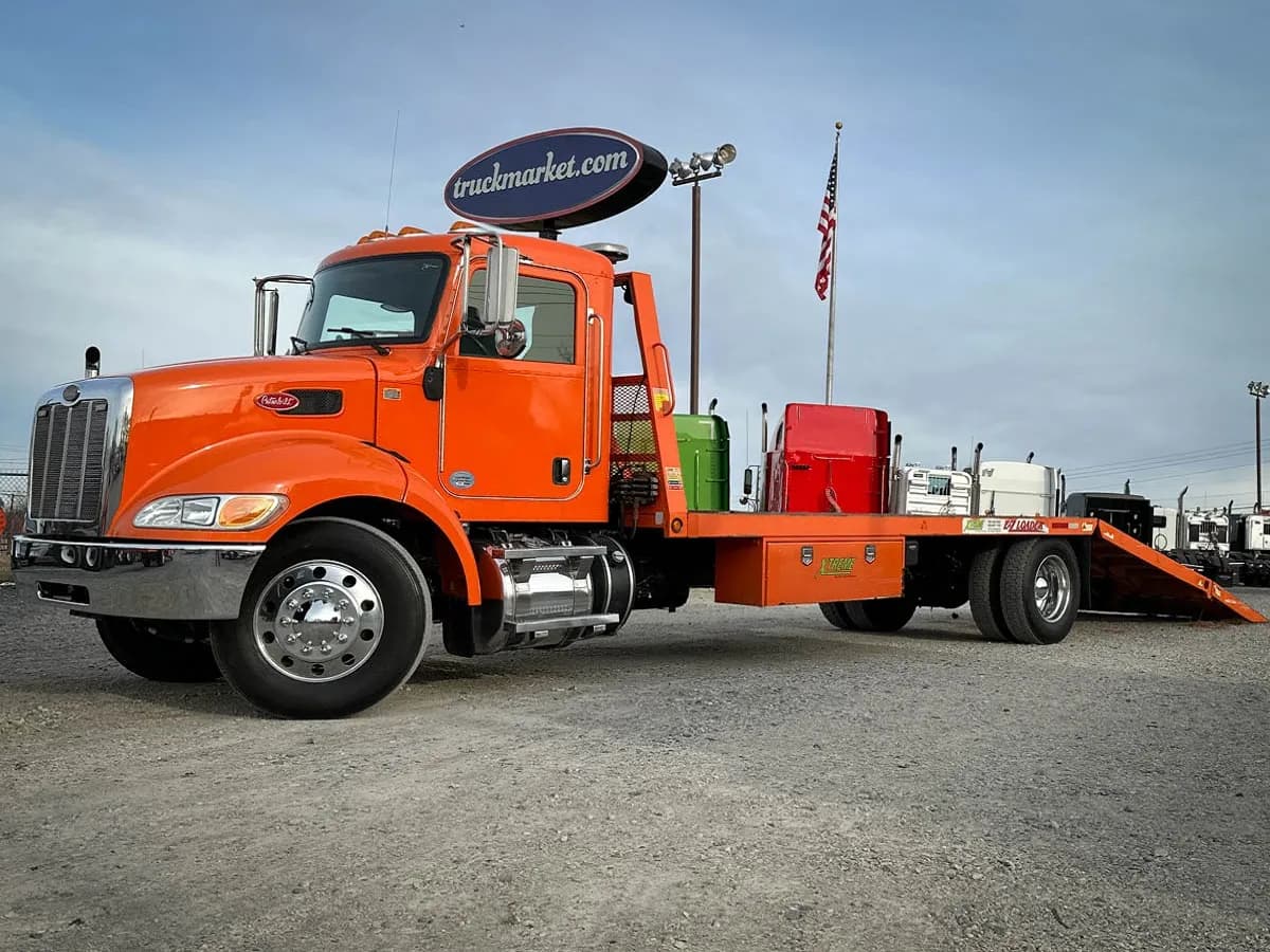 2018 Peterbilt 337 - Tow