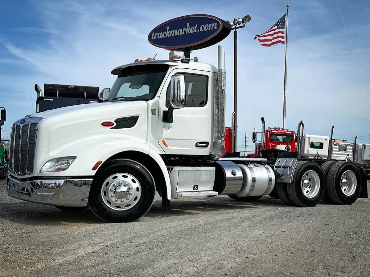2016 Peterbilt 579 - Day Cab