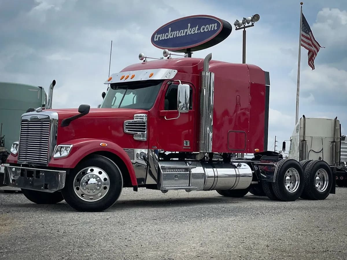 2011 Freightliner Coronado - Sleeper