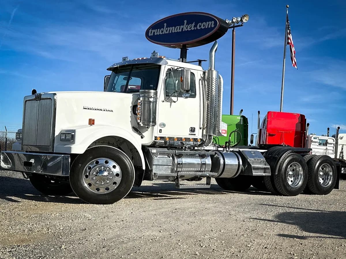 2019 Western Star 4900 - Day Cab