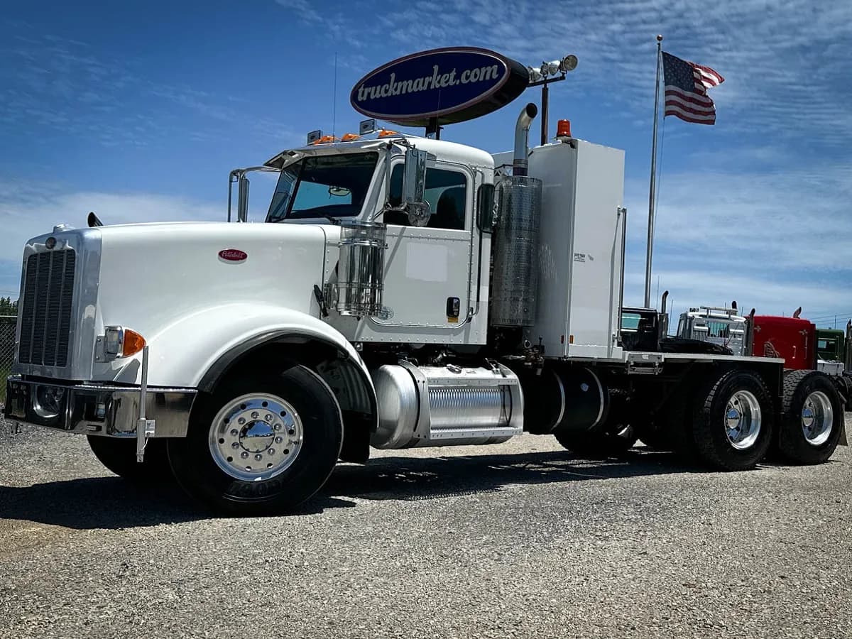 2014 Peterbilt 367 - Day Cab