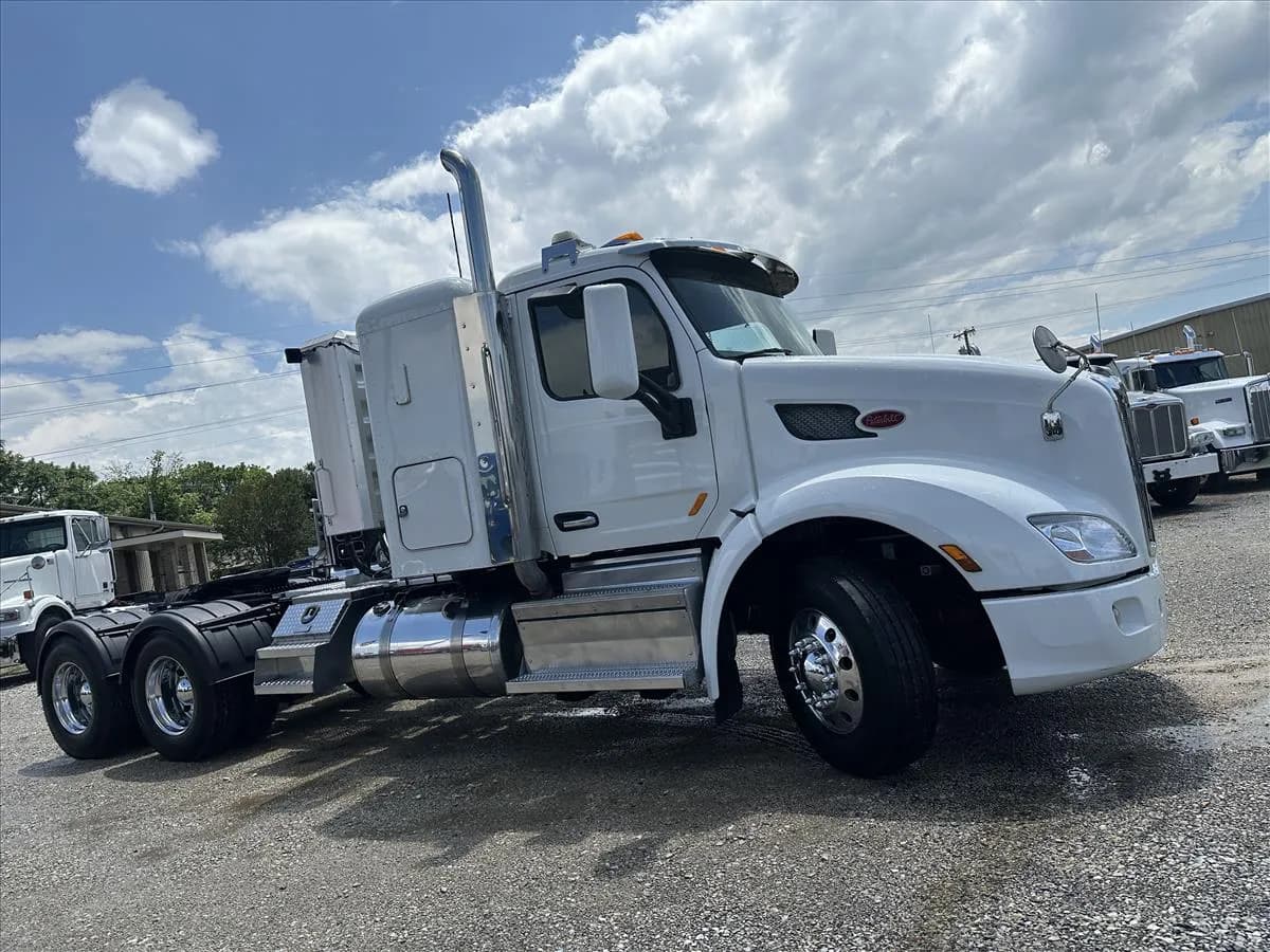 2019 Peterbilt 579 - Sleeper