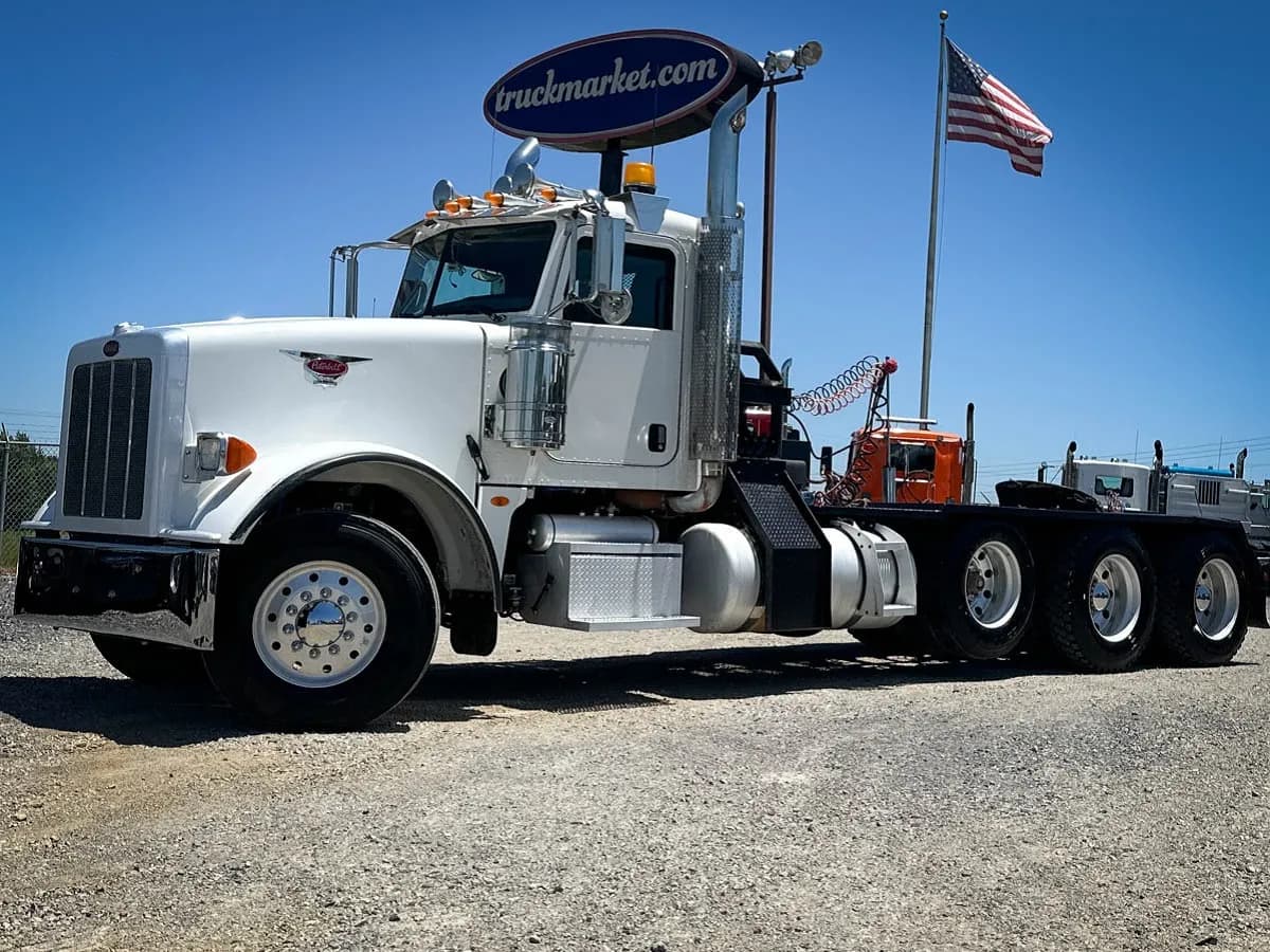 2013 Peterbilt 367 - Oil Field Trailers / Winch / Oil Field Trucks