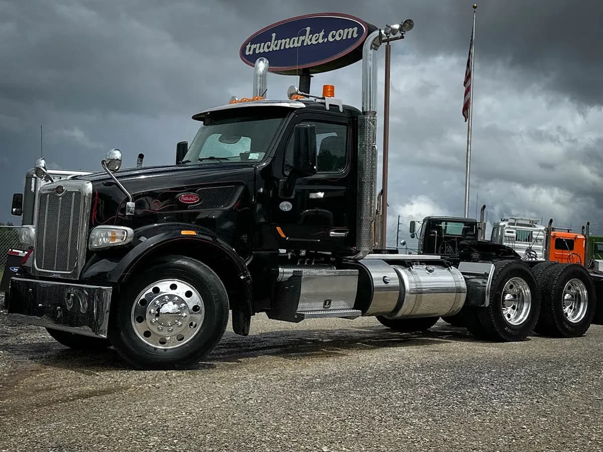 2020 Peterbilt 567 - Day Cab
