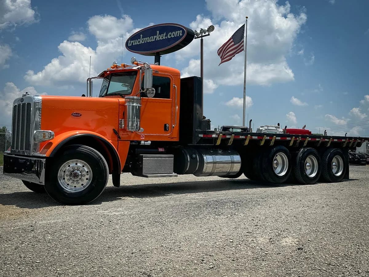 2012 Peterbilt 388 TRI - Flatbed