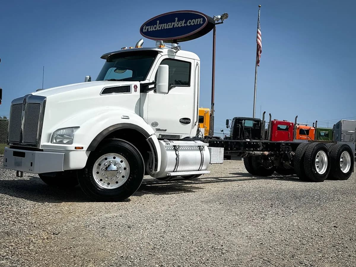 2020 Kenworth T880 CAB & - Chassis