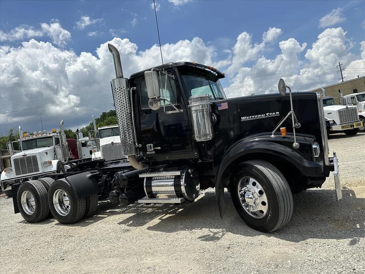 2020 Western Star 4900 - Glider Kit Trucks