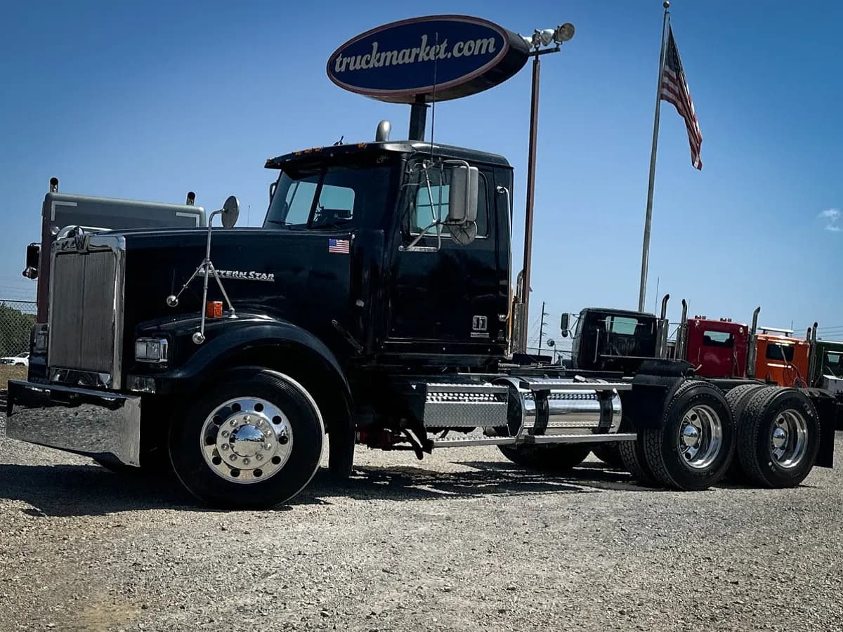 2020 Western Star 4900 - Glider Kit Trucks