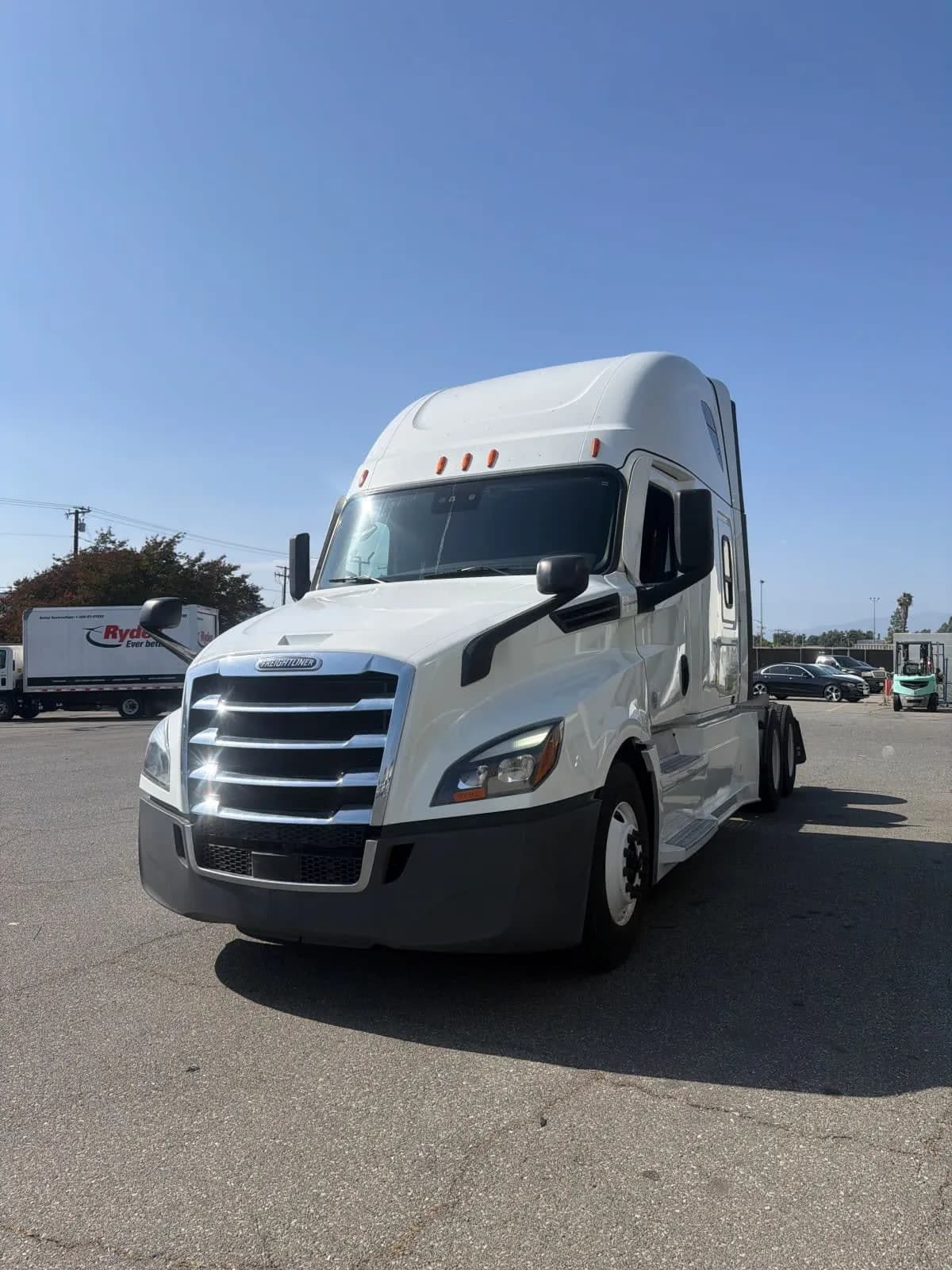2023 Freightliner NEW - Box
