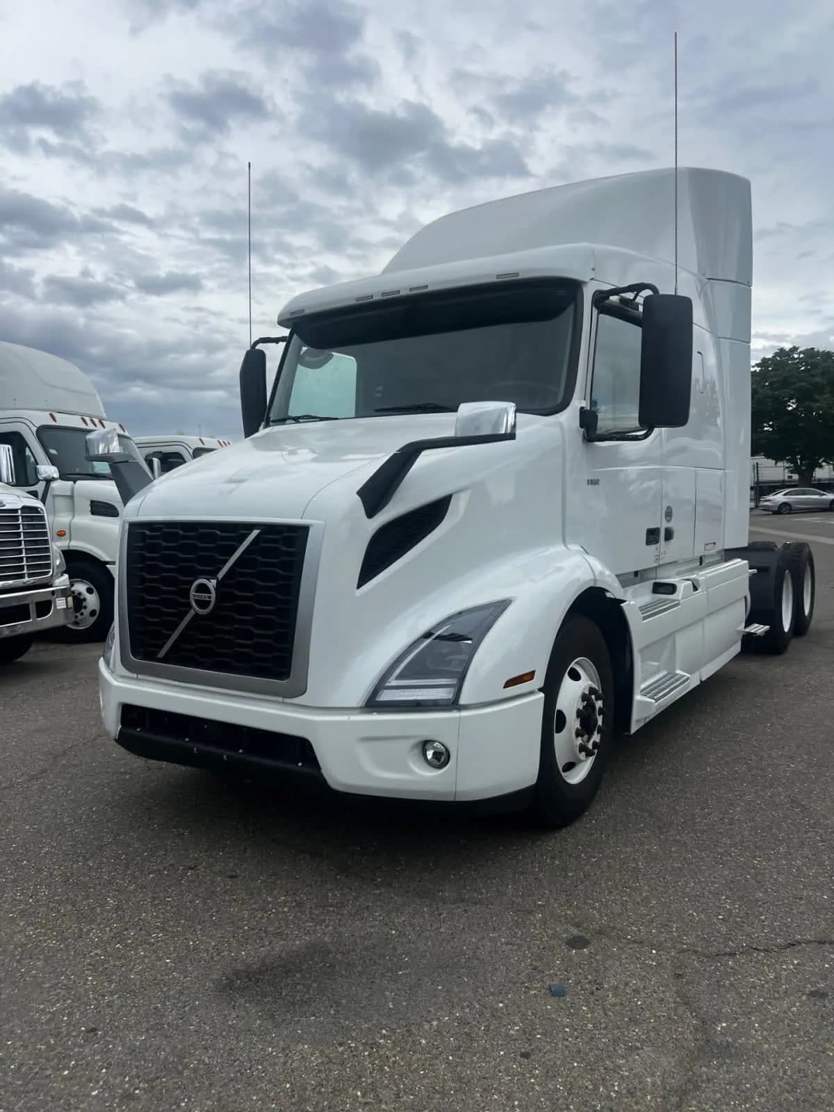 2020 Volvo VNR64T-640 - Box