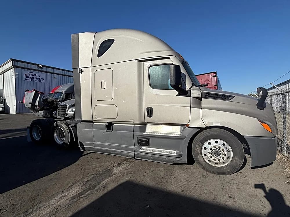 2024 Freightliner Cascadia - Sleeper