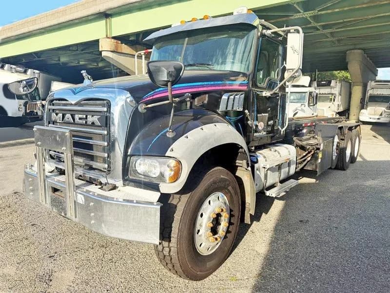 2018 Mack Trucks GU713