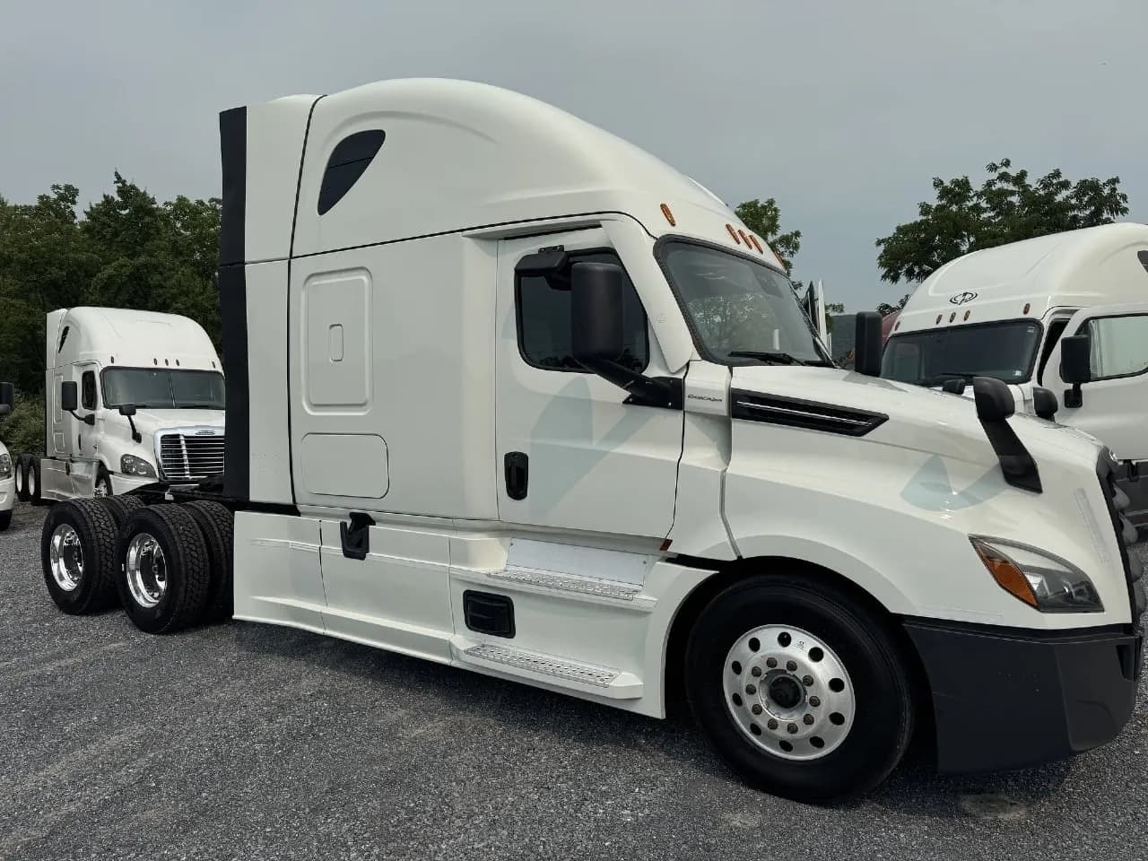 2022 Freightliner Cascadia - Sleeper