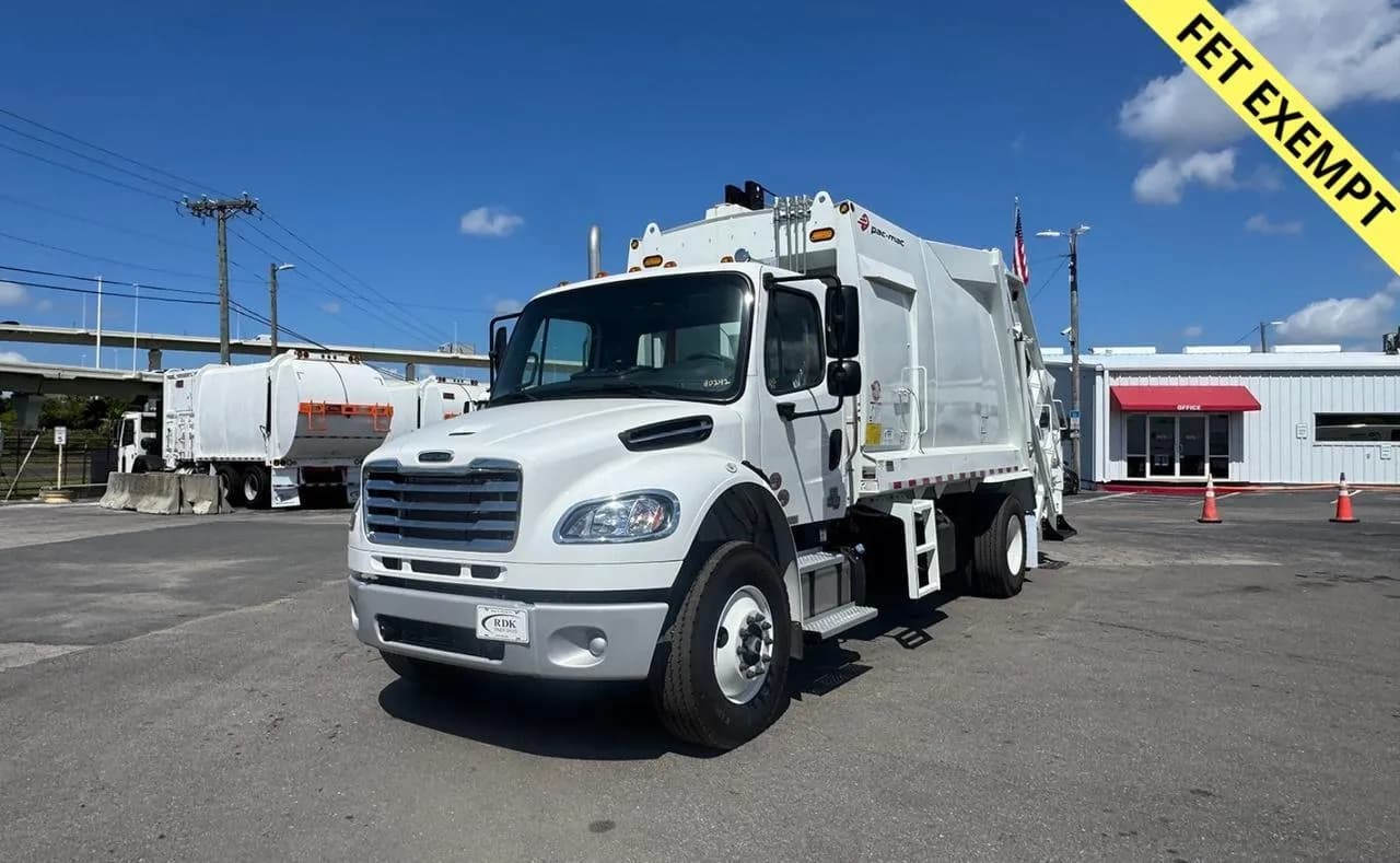 2025 Freightliner M2 106 - Garbage